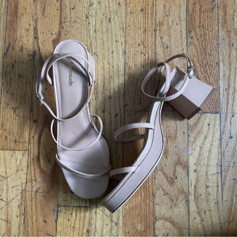 Larroude Nude Leather Block Heel Sandals Size 9